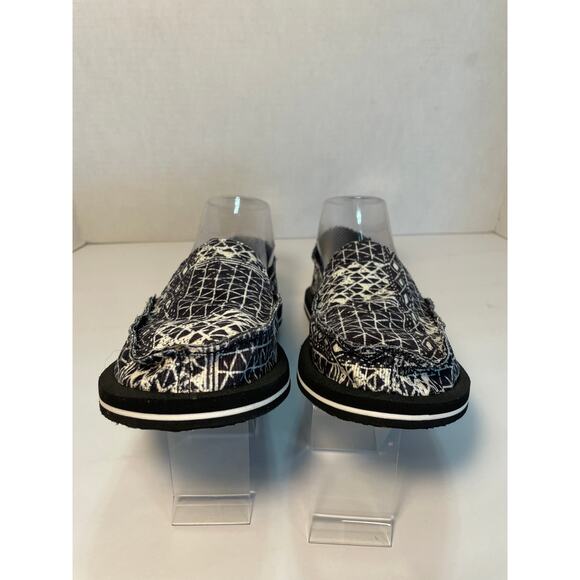 Sanuk Donna Geo Print Slip on Shoes - Picture 4 of 7